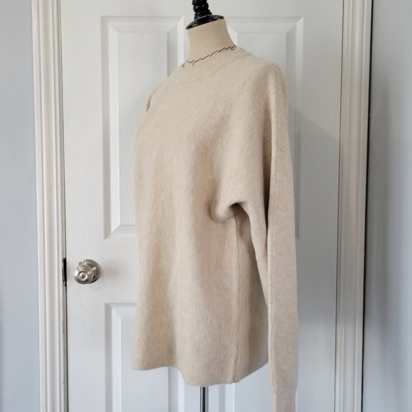 Tibi Cut out Shoulder in cream - Picture 2 of 9